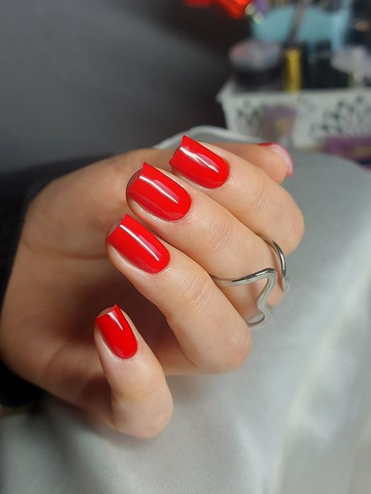 Маникюр и педикюр