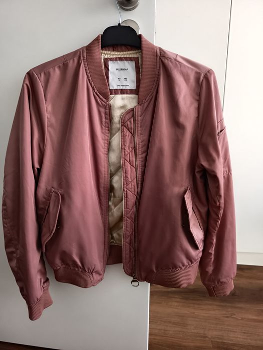 Casaco estilo bomber acetinado