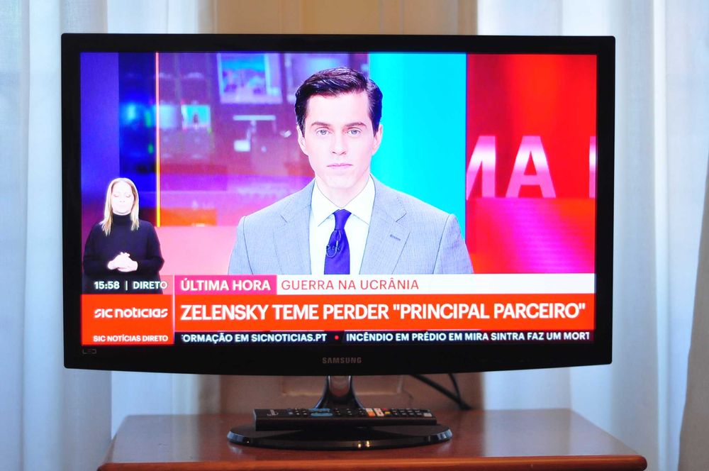 televisão / monitor led Samsung 27 polegadas em excelente estado