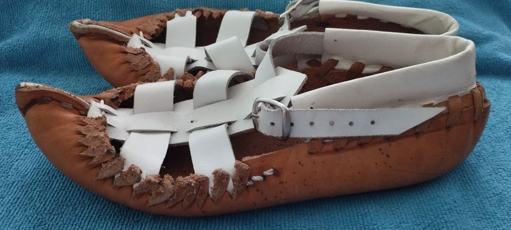Buty ludowe opanci skórzane rozmiar 37-38