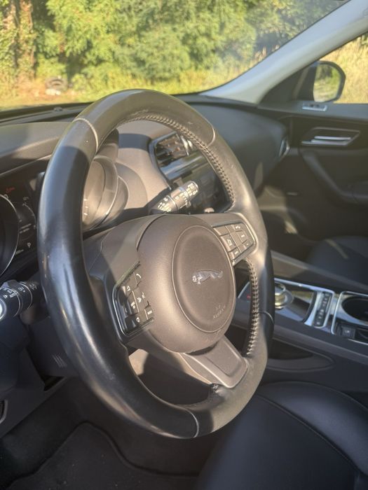 Jaguar F-Pace 2016