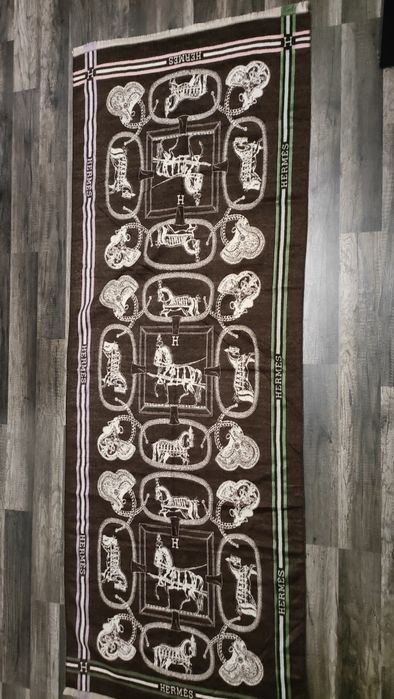 Piękny szal HERMES ,stan idealny