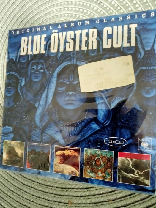 Box 5 płyt CD amerykańskiej grupy rockowej Blue Oyster Cult . Nowy .