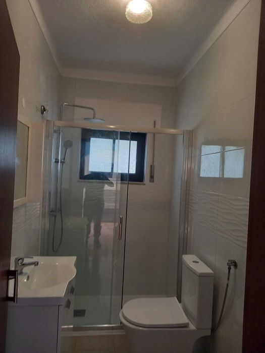 Aluga-se Moradia na Lagoa de Albufeira (Sesimbra) a 200m da praia