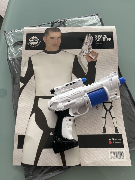 Fato de Carnaval mais pistola de plastico