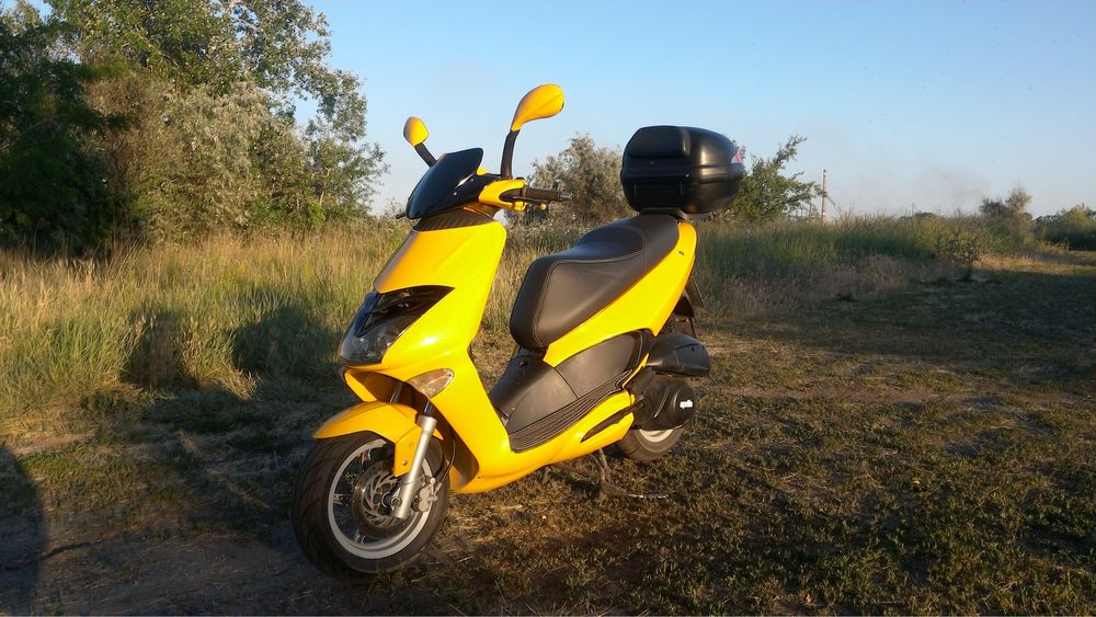 Априліа Леонардо 250 скутер Aprilia Leonardo