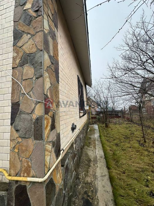 Продаж будинка з комунікаціями та ремонтом