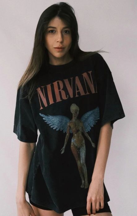 ПРОДАМ НОВУЮ ФУТБОЛКУ для фанатов легендарной группы  Nirvana