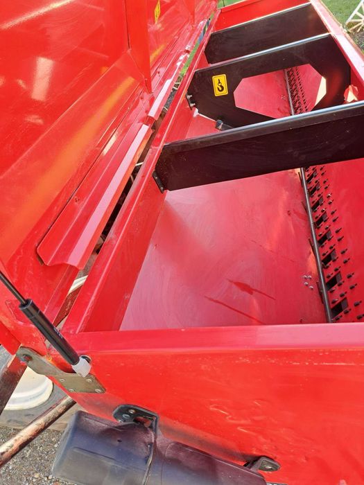 Siewnik zbożowy stopkowy