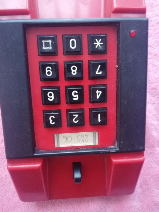 Telefon stacjonarny.