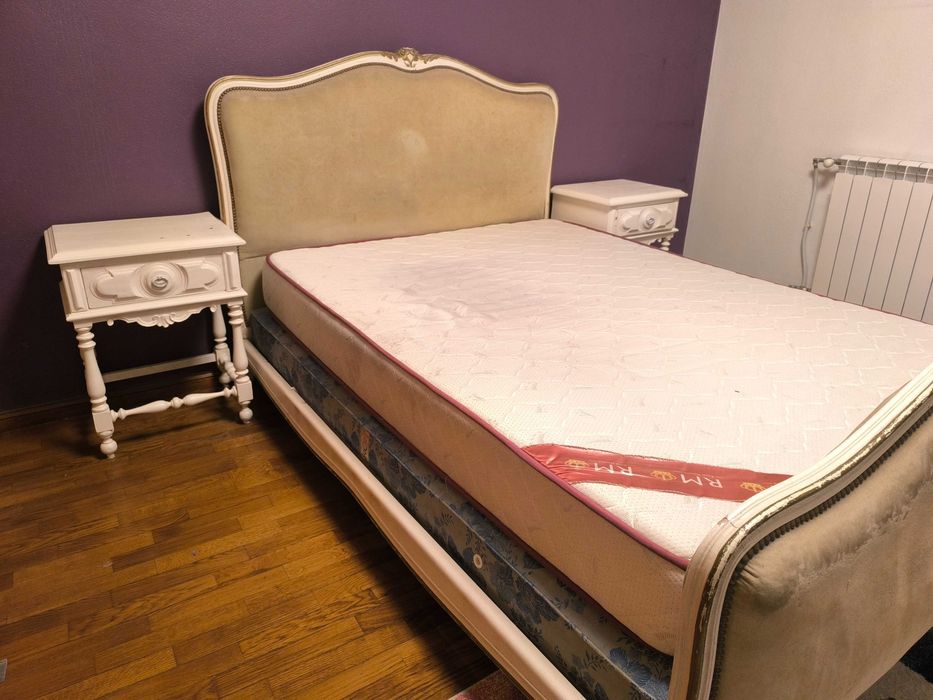 Cama casal Antiga veludo Beje