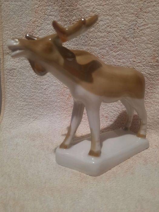 Продам статуэтку оленя