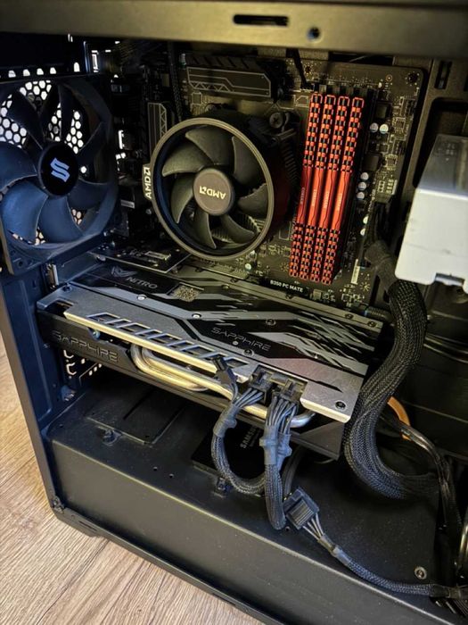 Komputer Gamingowy / Ryzen 7 1700 / RX580