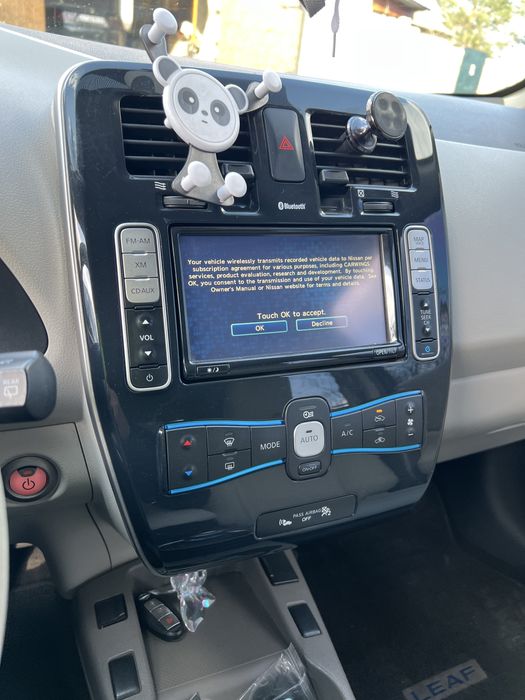 Продам своє авто Nissan Leaf