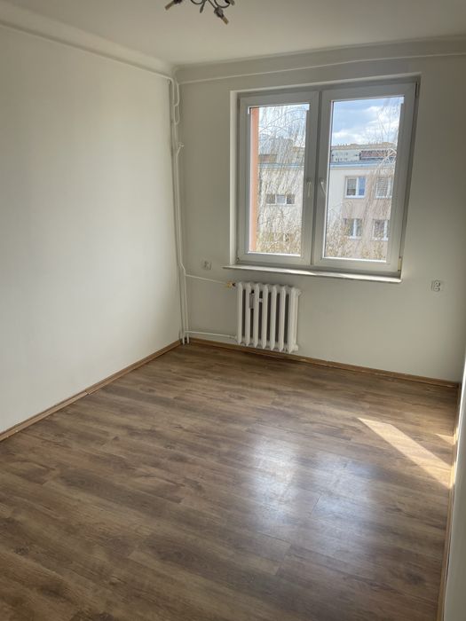 Mieszkanie  -3 pokoje  57m2. 4pietro