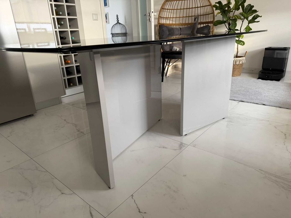 Mesa contemporânea