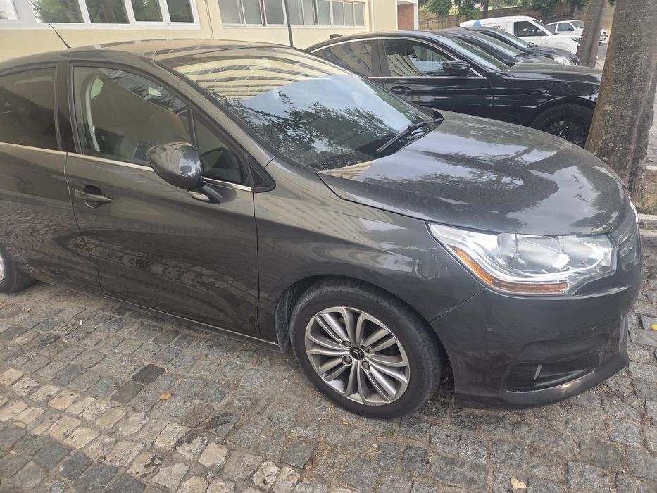 Carro Citroen C4 2014