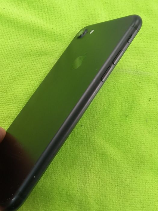 Apple iPhone 7 "32Gb/86%"
