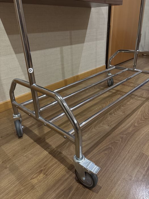 Cabide/Charriot com rodas aço cinza 108-168,5x53x185,5 cm Spaceo