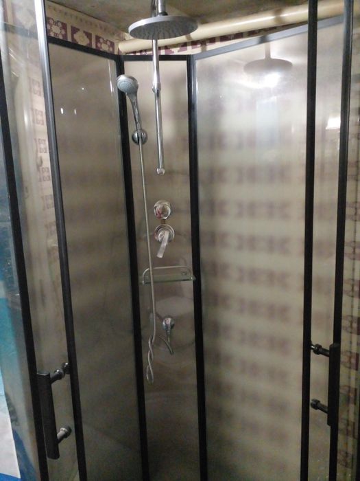 Душевая кабинка в ванную комнату