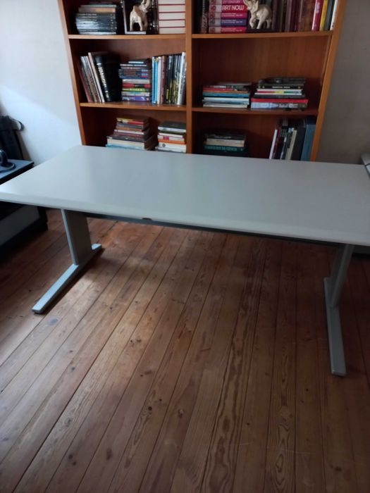 Mesa de Escritório (Levira)