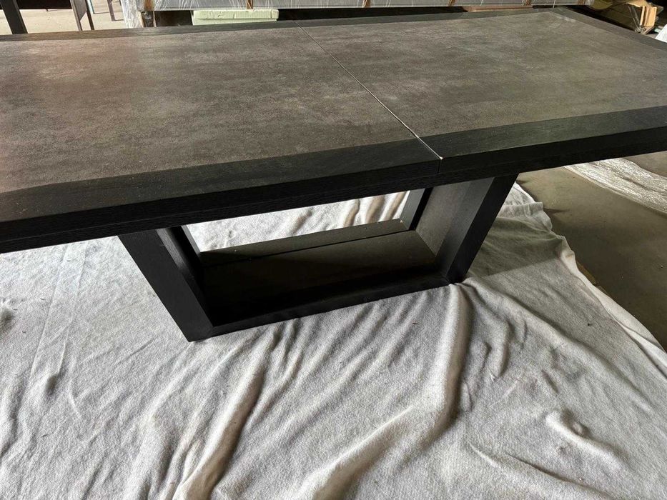 Mesa de Jantar extensível Moderna com Base de Madeira Escura