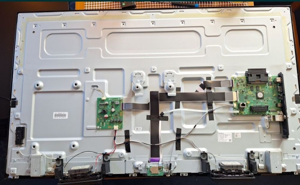 SONY. Model KDL - 40WE660 (на запчасти).