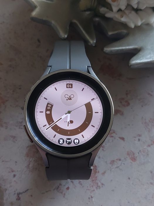 Samsung Galaxy LTE Watch 5 pro