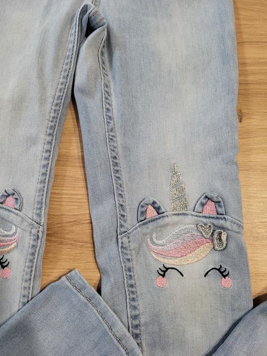 Spodnie dzinsowe r 128 i 134 jak nowe