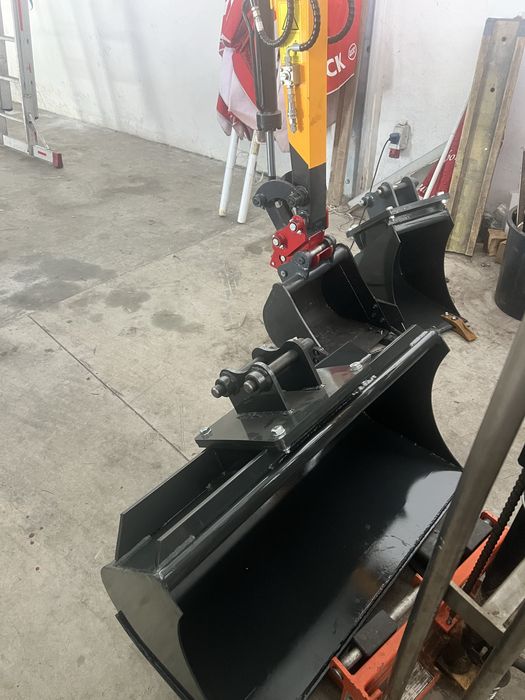 Mini guiratori 2 ton yanmar 20.5 kw Nova, cabine 27 cavalos