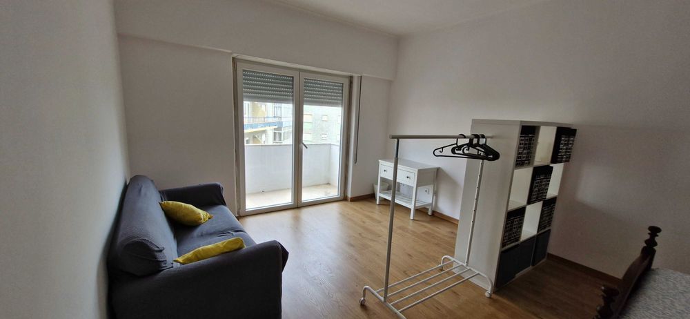 Quarto para casal em Almada