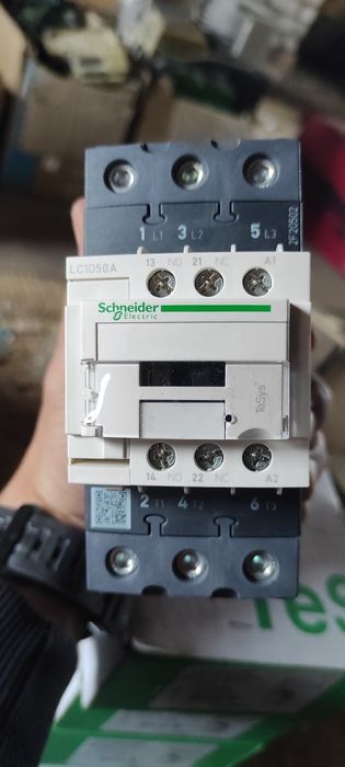 Контактор Schneider LC1D50AQ7