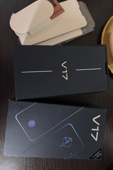 Телефон vivo v17