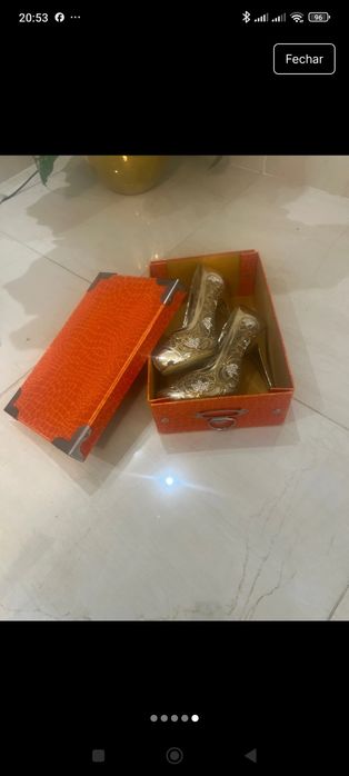 Sapatos LE CHIC pertencentes á Princesa Diana de Gales.