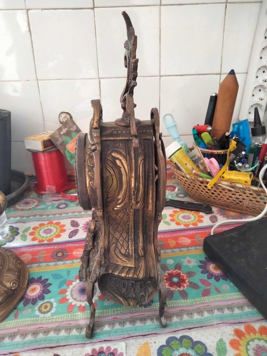 Relogio Antigo  de Mesa em Latão