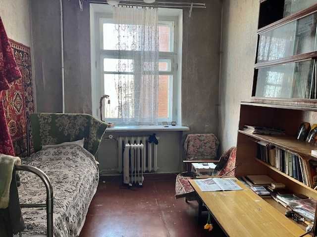 Продаж 3-кімнатної квартири без ремонту,проспект Миру 68