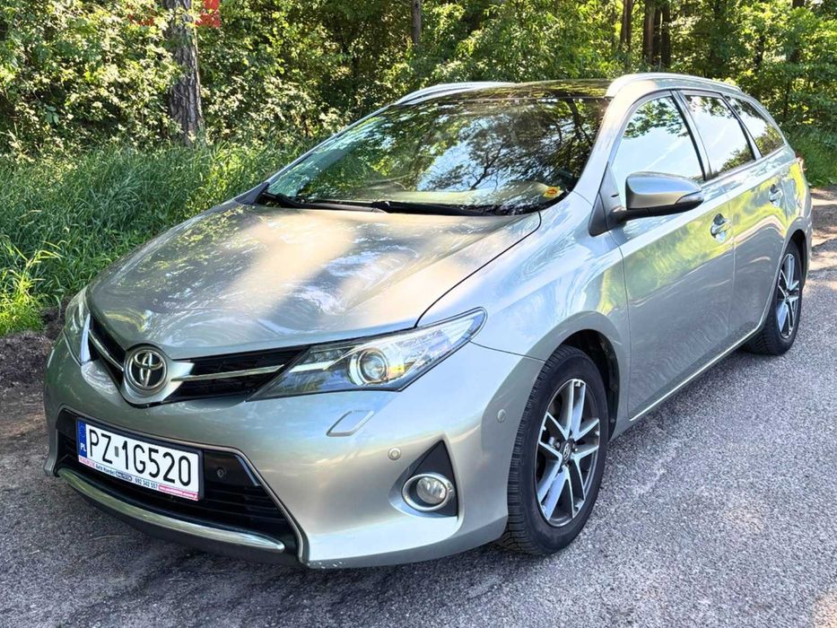 Toyota Auris Touring Sports 2.0 D-4D 124 KM | Panoramiczny dach | Kamera cofania | Park Assist | Grzane Fotele | 2013 rok | Ekran Multimedialny
