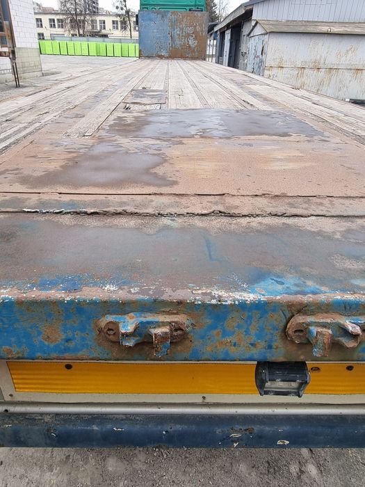 Напівпричіп платформа