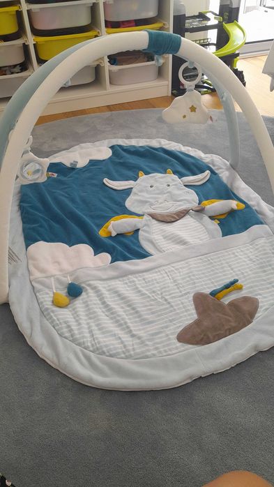 Tapete atividades bebé