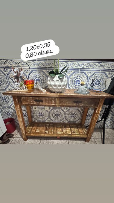 Aparador com 2 gavetas