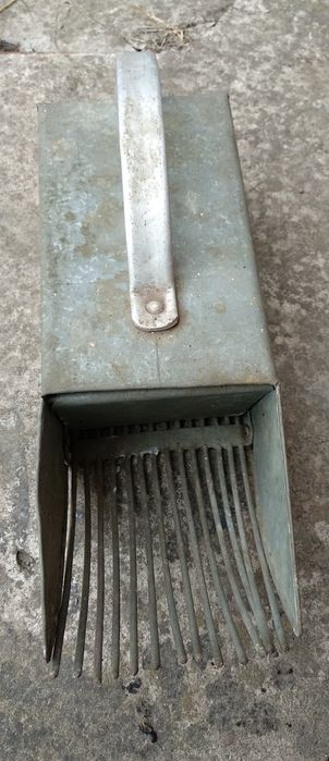 Гребілка для збору ягід.