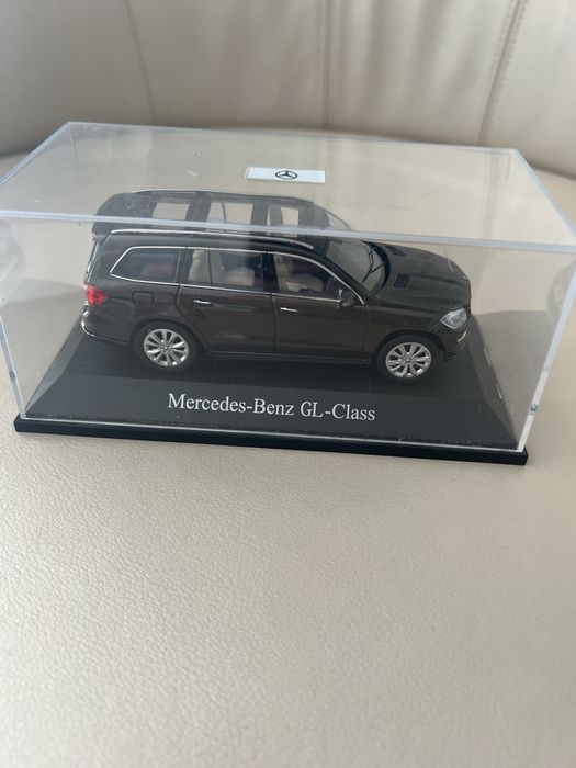 Model kolekcjonerski Mercedes-Benz GL Klasse1/43