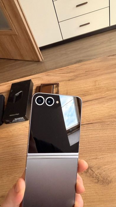 Samsung flip   6