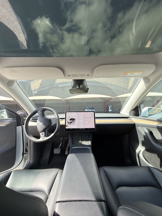 TESLA model Y standard range - 12/2022