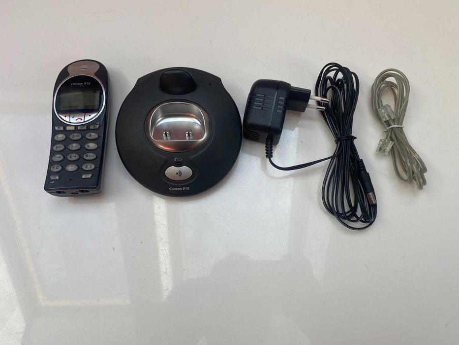 Telefon stacjonarny / bezprzewodowy COCOON 910 + stacja ładowania.
