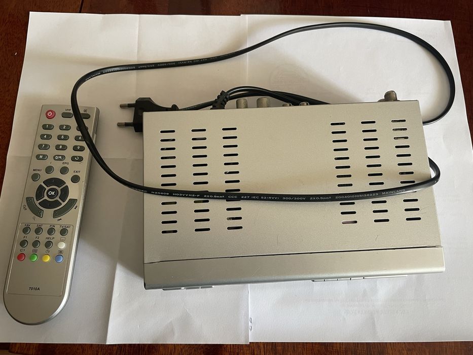 спутніковий тюнер