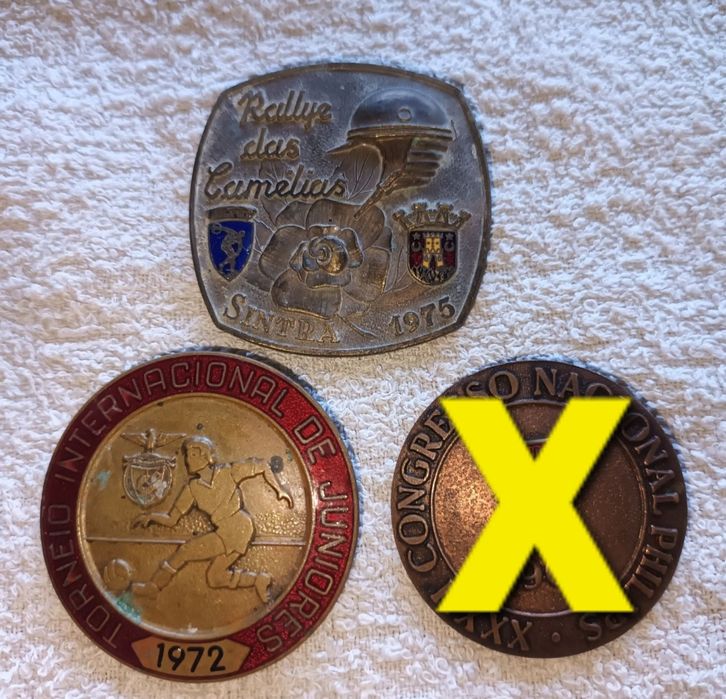 Diversos bagdes crachás alfinetes etc