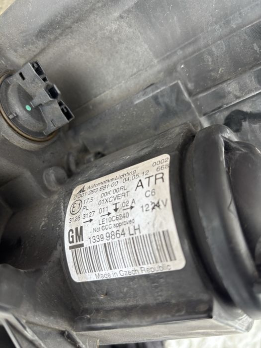 Zafira C lampa lampy reflektory Xenon Xenony Bixenon  lewa prawa kompl