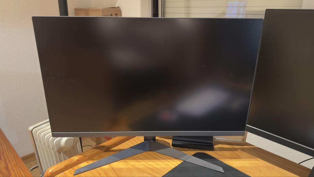 Monitor Lenovo e LG Ultra gear 27 polegadas