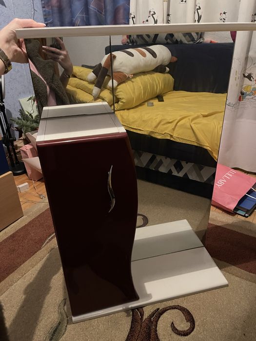 Дзеркало з тумбою у ванну кімнату